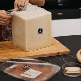 pecorino-syr-prosciutto-sunka-hanak-kuchyne